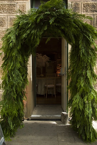divine-events-foliage-archway