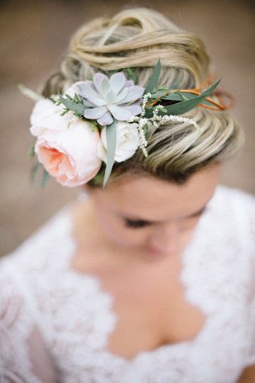 chloepaigebeauty-bellamintphotography-bridal-hair-style-flower-crown